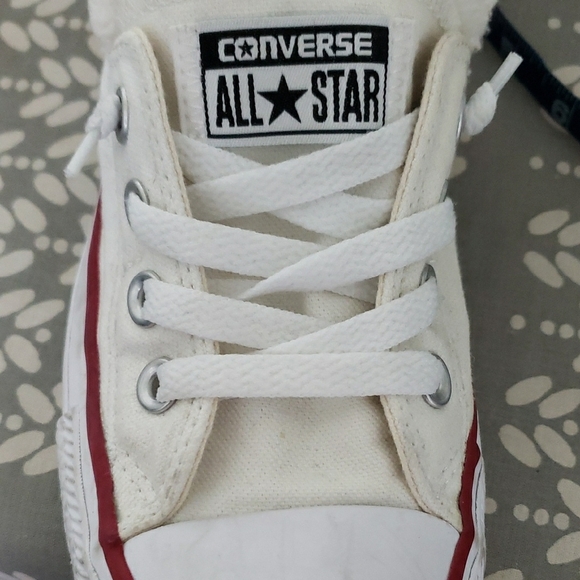 Converse White Canvas Sneakers Classic Style - Picture 2 of 6